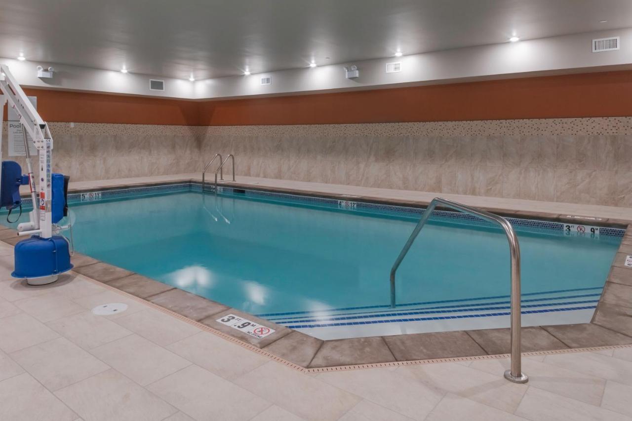 Express & - By Ihg Hotel