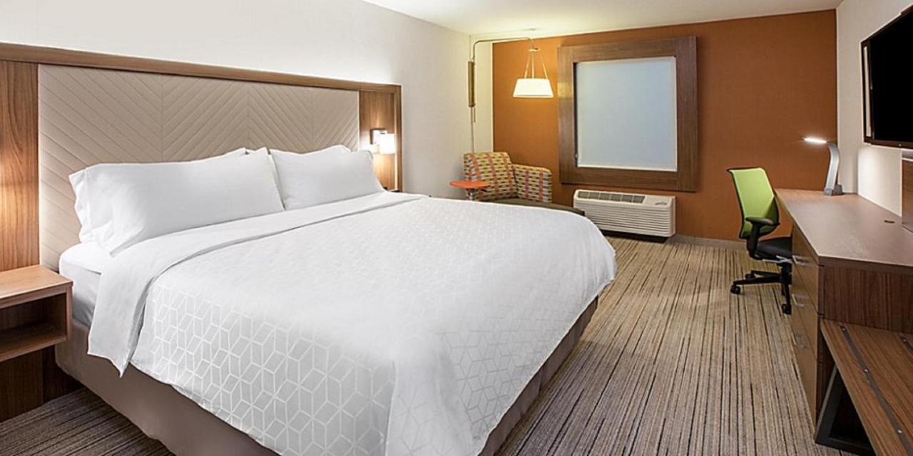Express & - By Ihg